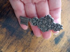 BROCHE en Forme De CLÉ Style ORIENTAL