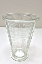 Verre doseur ancien en verre