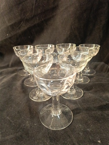Verres pieds liqueurs - à,