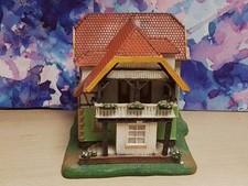 MARQUE INCONNUE. MAQUETTE DECOR GRANDE MAISON. EN RESINE 