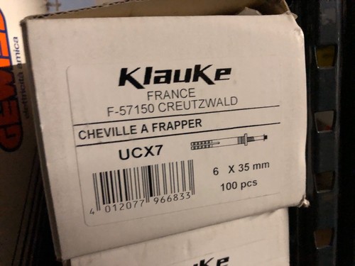 Boite 100 cheville à - boite,