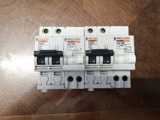 Lot De 2 Disjoncteur Differentiel 16A Amperes 30mA MERLIN GERIN  C10 Bipolaire