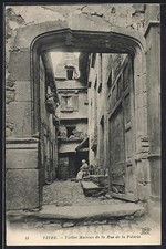 CPA Vire, Vieilles maisons de la Rue de la Poterie 