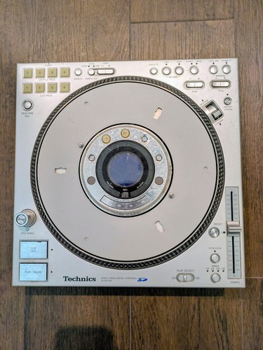 Technics digital turntable - technics,