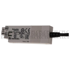 NEW Schneider SR2USB01 PLC