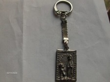 PORTE CLE -  LOURDES  avec sa boite - présentoir