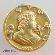 BOUTON  Profil de FEMME  Style