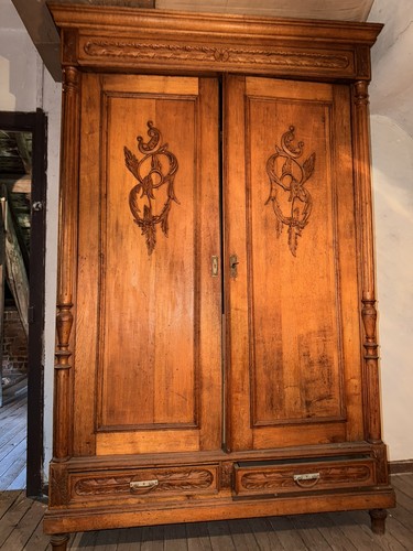 Grande armoire ancienne - ,