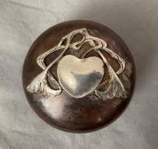 Boîte ronde à savon art nouveau décor nénuphar métal et plastique