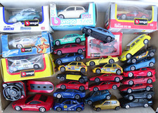 Burago 1/43 - Lot de 29 modèles dont Peugeot / Ferrari / Alfa / Fiat / Renault .