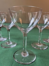 Lot de 7 petites coupes à