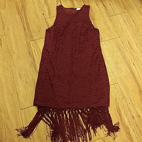Lush burgundy lace tassel