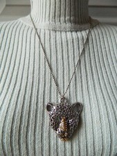 Collier fantaisie avec tête