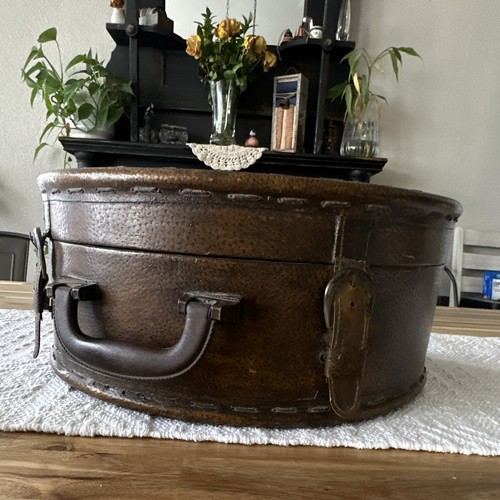 True vintage brown leather - true,
