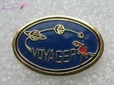 Pin's VOAYGER Antenne navette spatial planète  CEC ID PREMIER Militaire  #B4