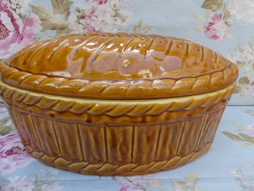 Grande terrine forme de - terrine,