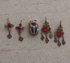pendentif égyptien et boucles