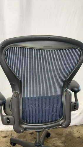 Herman miller aeron chair - miller,
