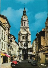 CPSM. 01 BOURG EN BRESSE. CATHEDRALE NOTRE DAME. VOITURES ANCIENNES (2CV).