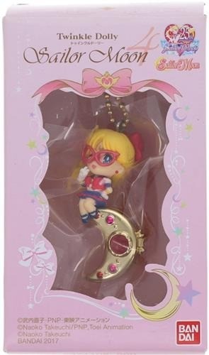 Jolie poupée figurine