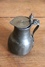 Petite cruche en étain