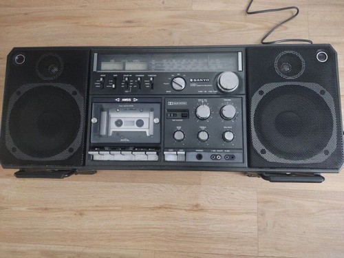 Vintage radio cassette boombox - radio,