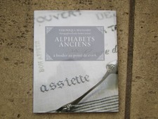 Livre  ALPHABETS ANCIENS à broder au point de croix véronique maillard