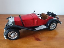 modèle réduit 1/18 Mercedes Benz SSK rouge Burago