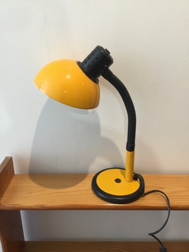 Lampe jaune moutarde style