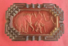 Muller Freres Lunéville Cendrier En Verre Pressé Asie Indochine Éléphant Paysan 