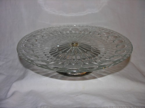 Vntage cut glass cake - cut, stand