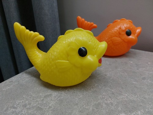 Jouet ancien poissons - ancien, 2