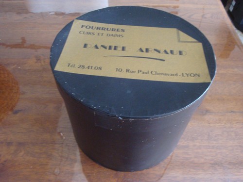 Ancienne boite chapeau - boite,