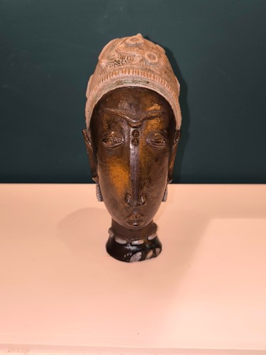 Très belle sculpture buste - , de