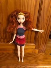 POUPEE DISNEY PRINCESSE REBELLE REBEL OU AUTRE