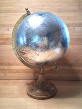 Globe terrestre argenté Maisons du Monde déco vintage socle bois  Petite phrase