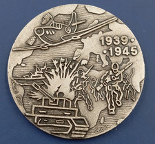 O2b/09/25 (REF27091) Médaille commémorative guerre 1939 1945 FRENCH medal