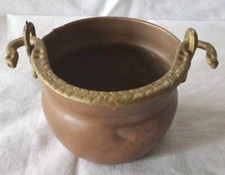 Mini Chaudron En Cuivre Diamètre 7 cm Poids 0kg076 Hauteur 5,5cm Pour Décoration