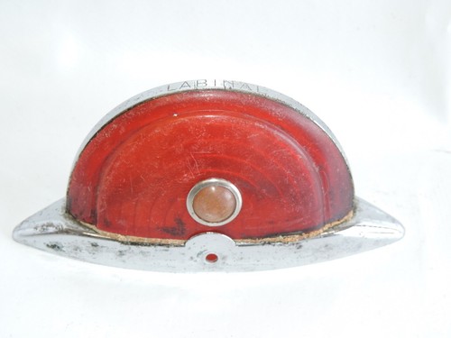 Cabochon feu rouge latéral