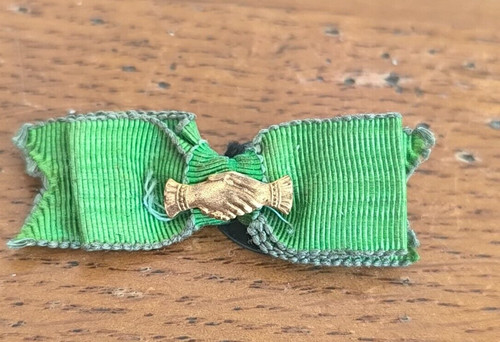Insigne boutonnière secours - insigne,