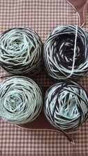 Lot de 4 Pelotes de Laine (Acrylique) Vert Pastel et Anthracite (200g) - douce