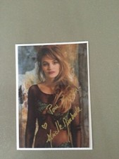 Arielle Dombasle.     signature originale photo 15x21