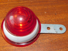 VINTAGE ancien cabochon FEUX rouge de VELO mobylette CLIGNOTANT cyclomoteur