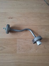 ancienne applique murale dans son jus . Ancienne lampe col de cygne 