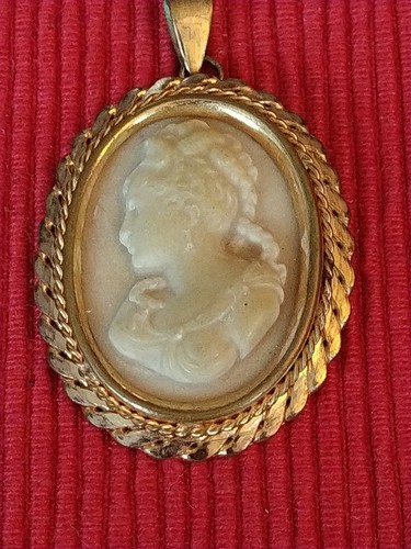 Pendentif pierre calcaire - en,