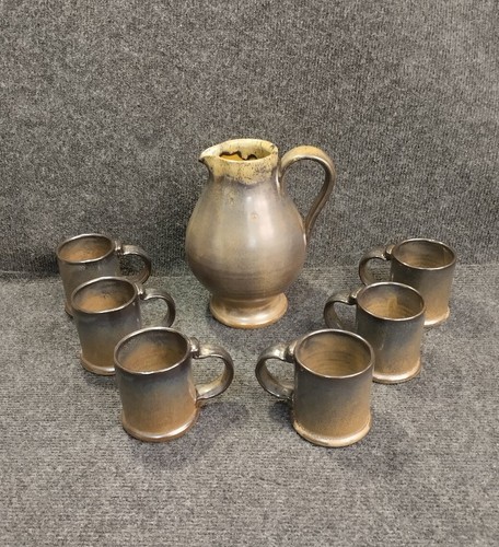 Pichet verres signés - +,