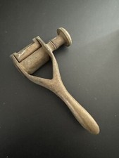 ancien BOUCHE BOUTEILLE en laiton