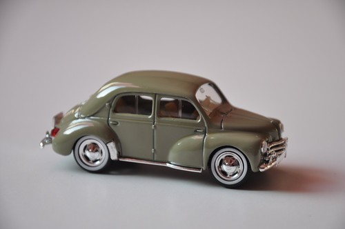 Renault 4cv 1954 vert - 4cv, d'eau