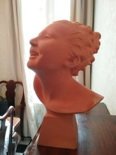 Buste de femme en terre cuite
