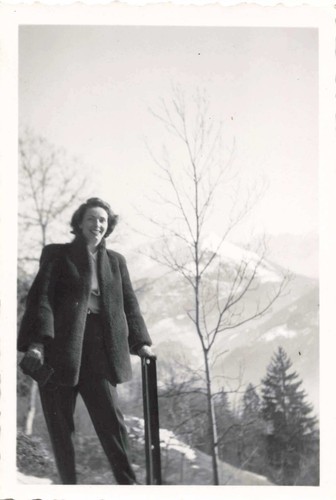 Ancienne photo jeune femme - photo,